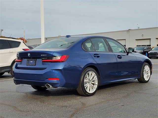 Used 2023 BMW 330i xDrive Sedan w/ Premium Package image 4