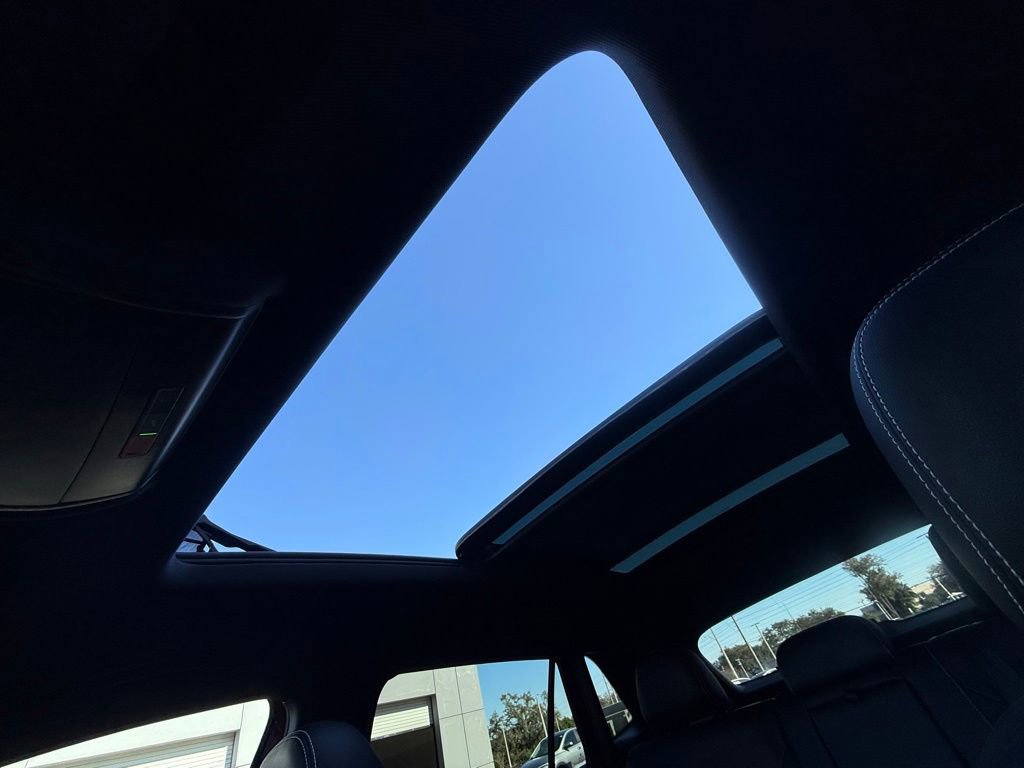 Used 2022 Volkswagen Atlas Cross Sport SEL R-Line image 30