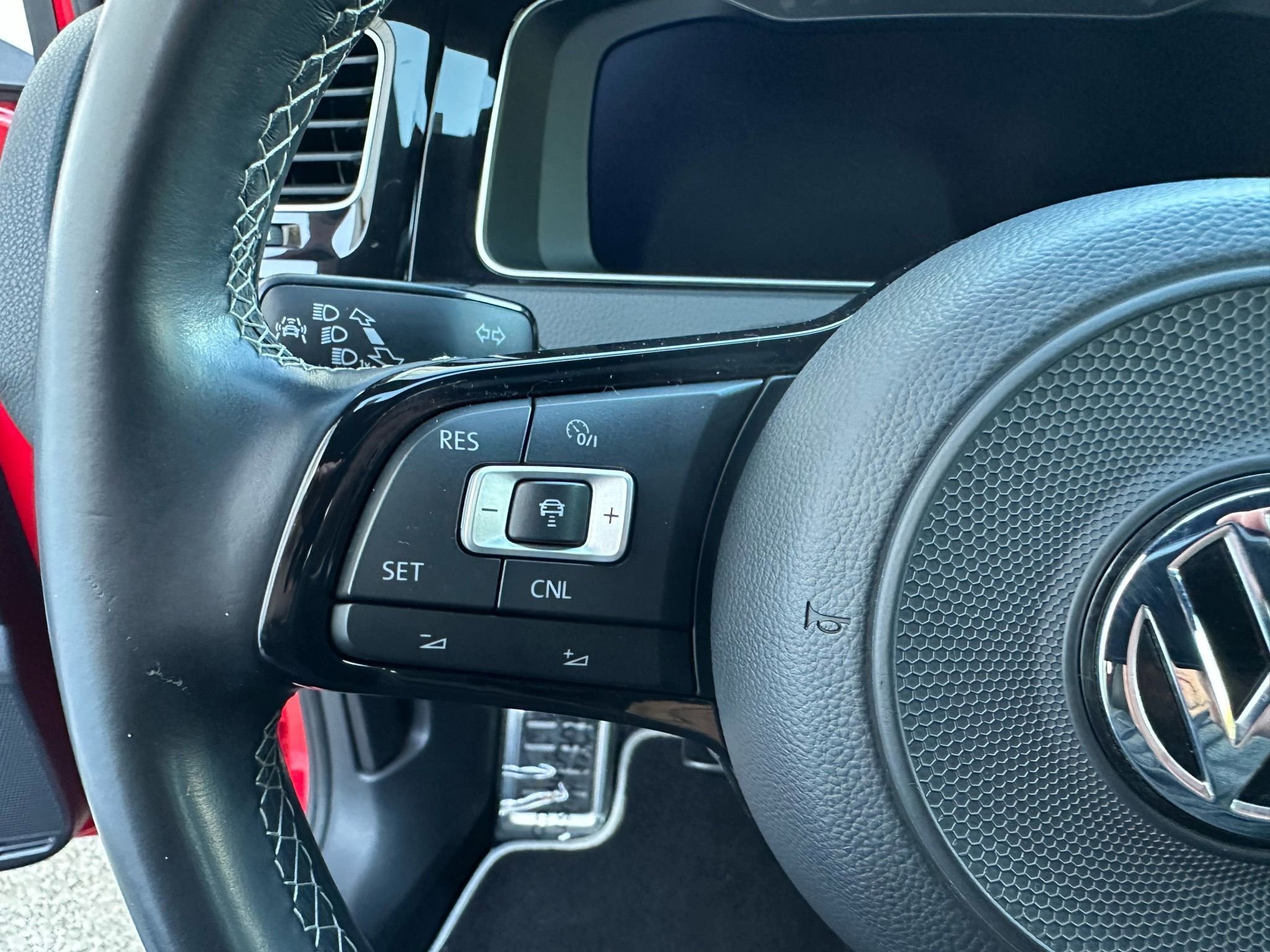 Used 2018 Volkswagen Golf 4-Door image 16