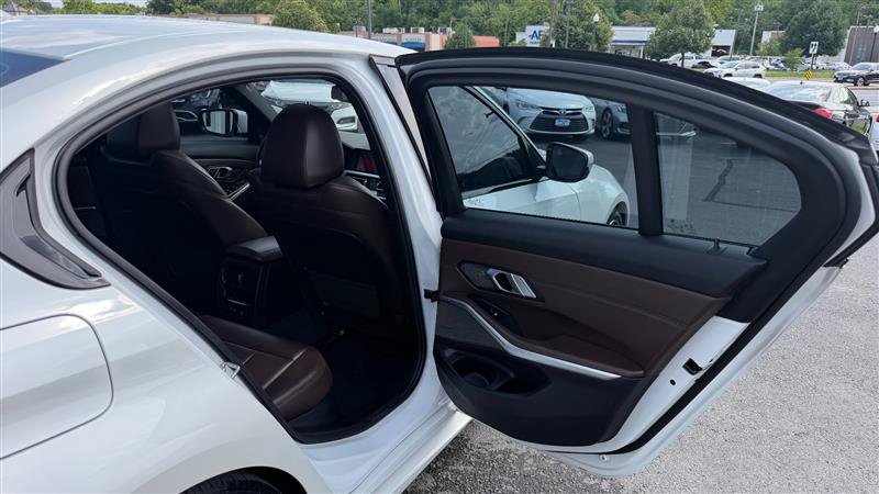 Used 2020 BMW 330i xDrive Sedan w/ M Sport Package AWD/4WD image 41
