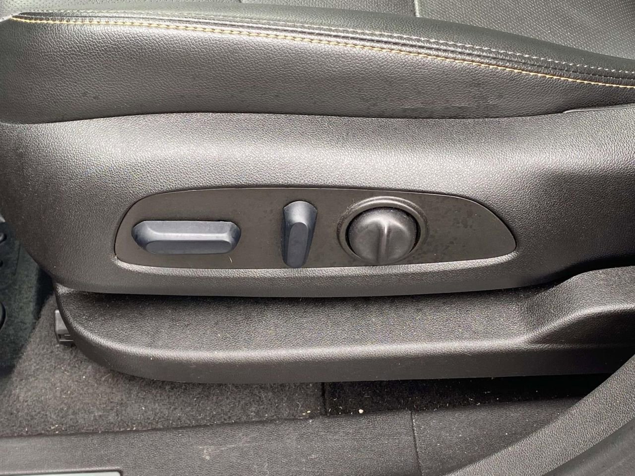 Used 2023 Chevrolet Equinox Premier FWD image 14