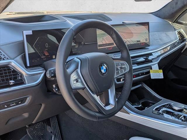 New 2026 BMW X7 xDrive40i w/ Premium Package image 3