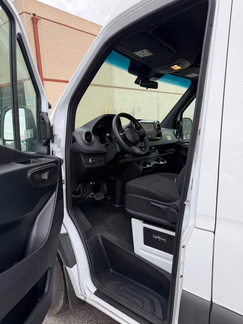 Used 2026 Mercedes-Benz Sprinter 2500 image 10