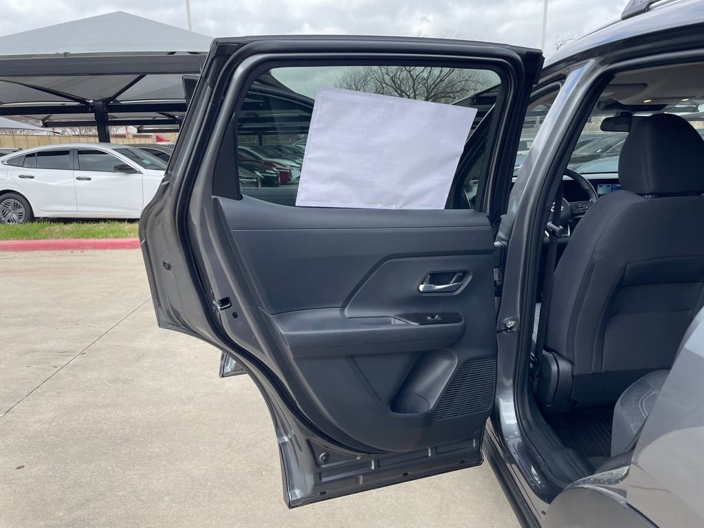 New 2026 Nissan Kicks SV w/ Cold Weather Package FWD image 35
