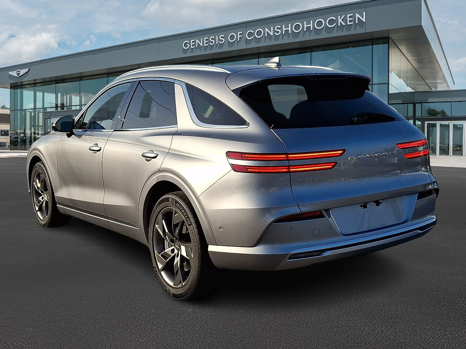 Certified 2023 Genesis Electrified GV70 AWD/4WD image 4