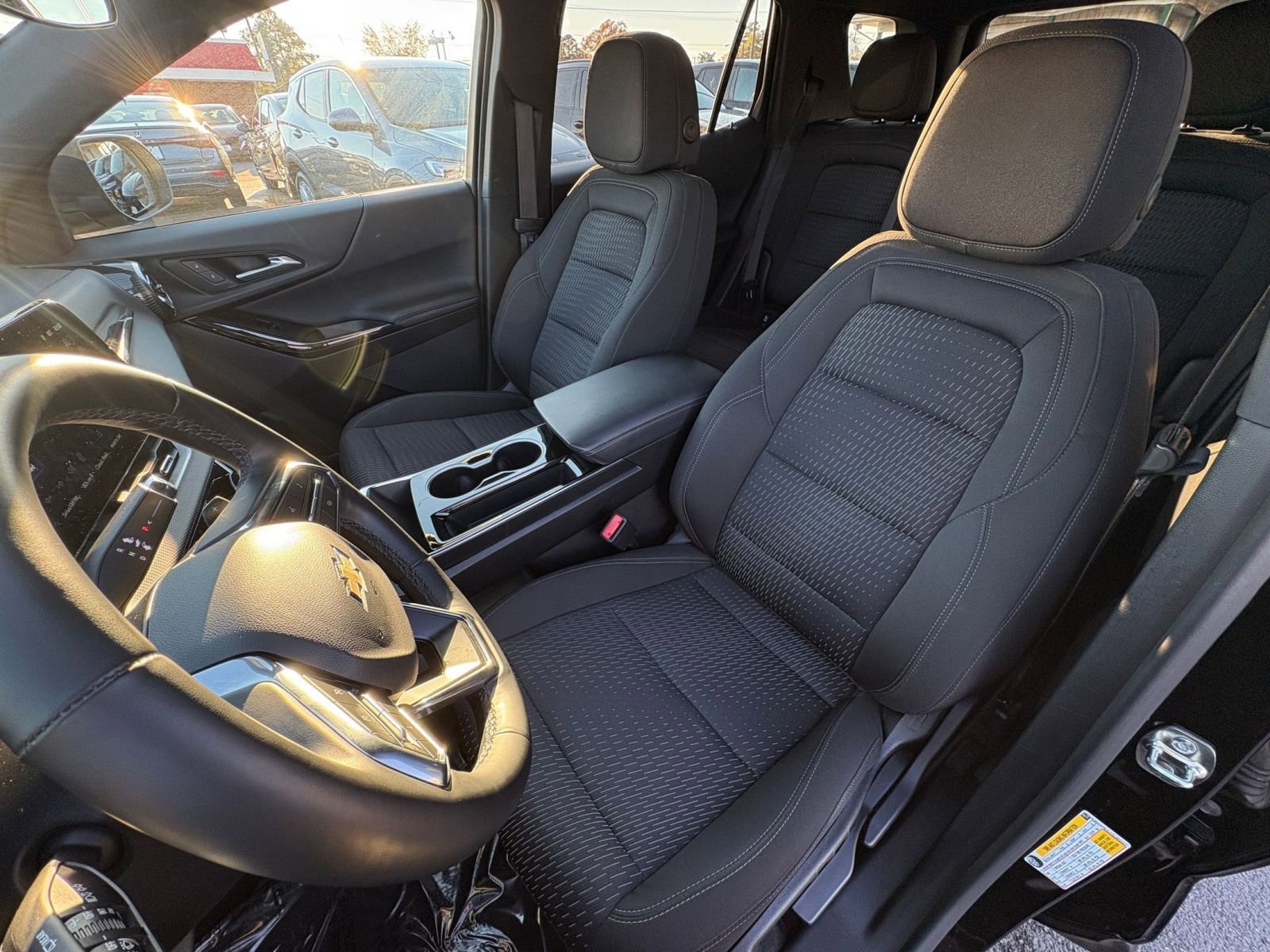 Used 2025 Chevrolet Equinox LT image 35