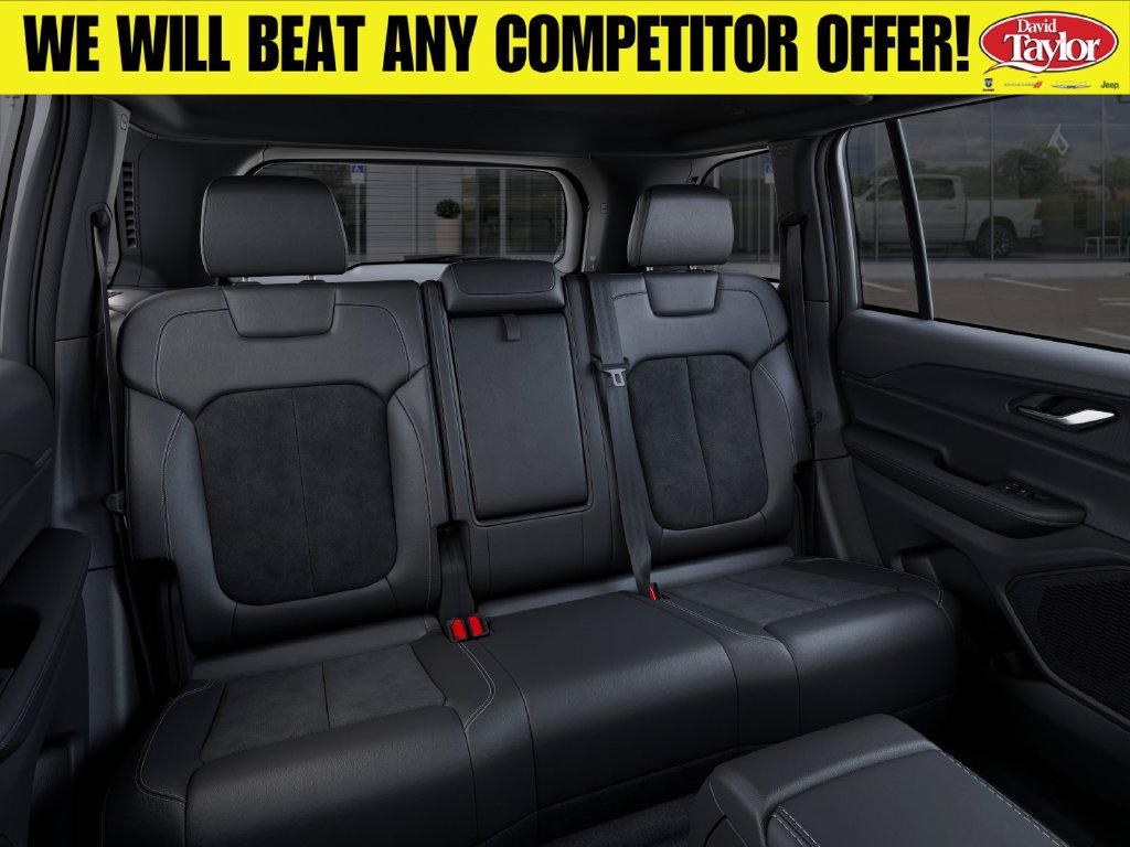 New 2025 Jeep Grand Cherokee Altitude w/ Trailer Tow Package AWD/4WD image 16