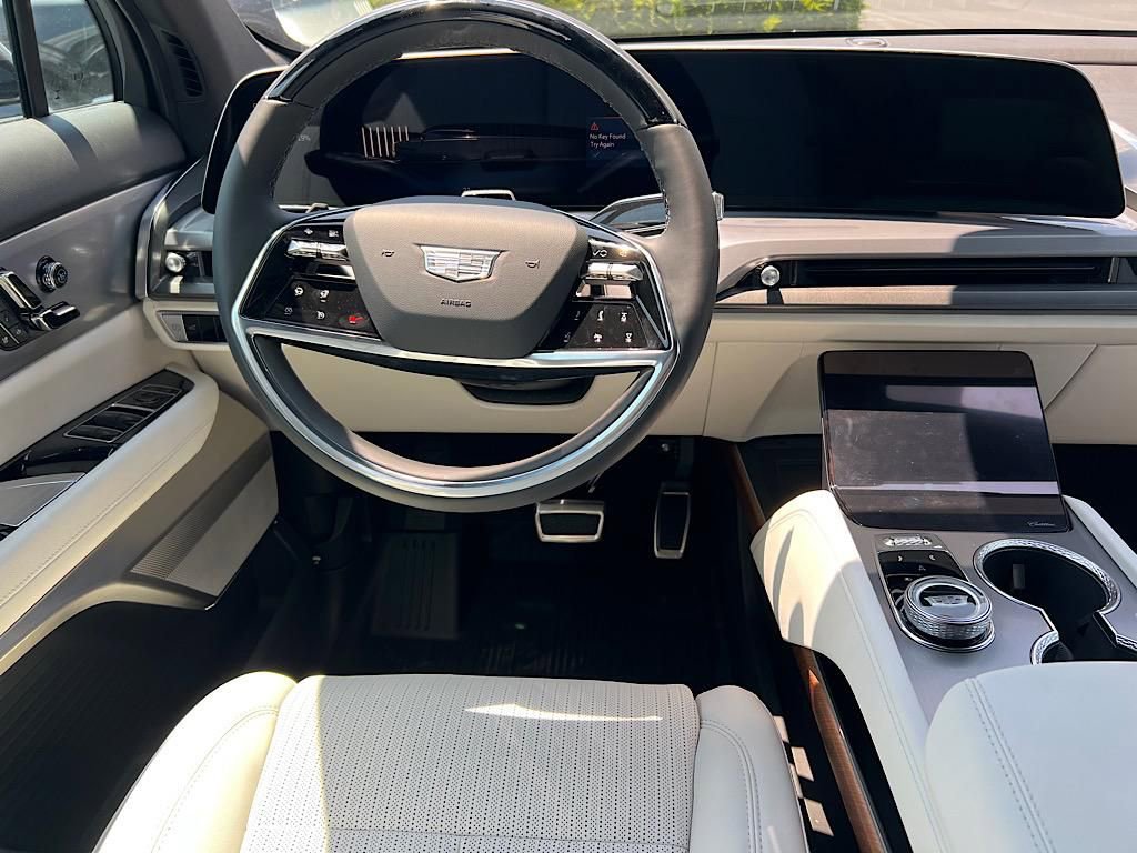 New 2026 Cadillac Vistiq Sport w/ LPO, Floor Liner Package image 14