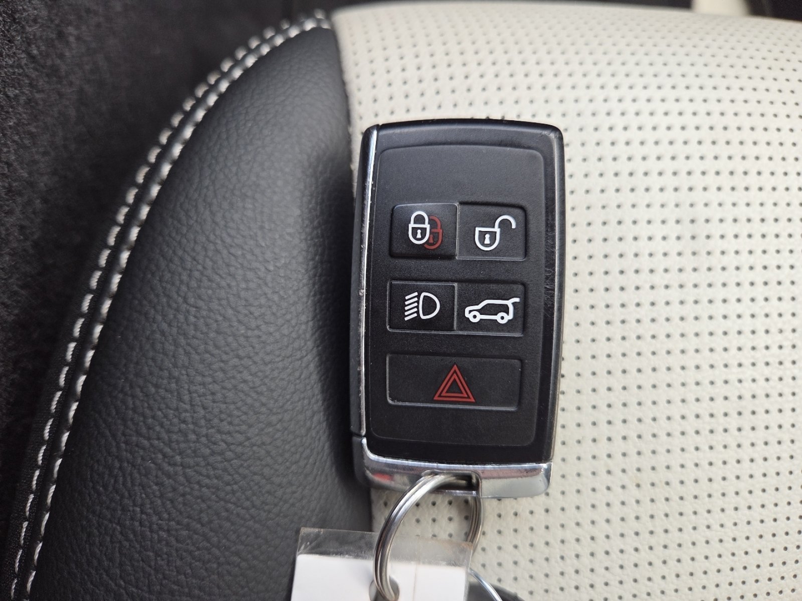 Used 2023 Land Rover Discovery Sport SE R-Dynamic AWD/4WD image 39