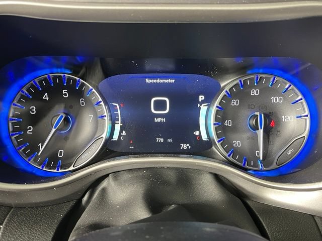 Used 2026 Chrysler Pacifica Select FWD image 25