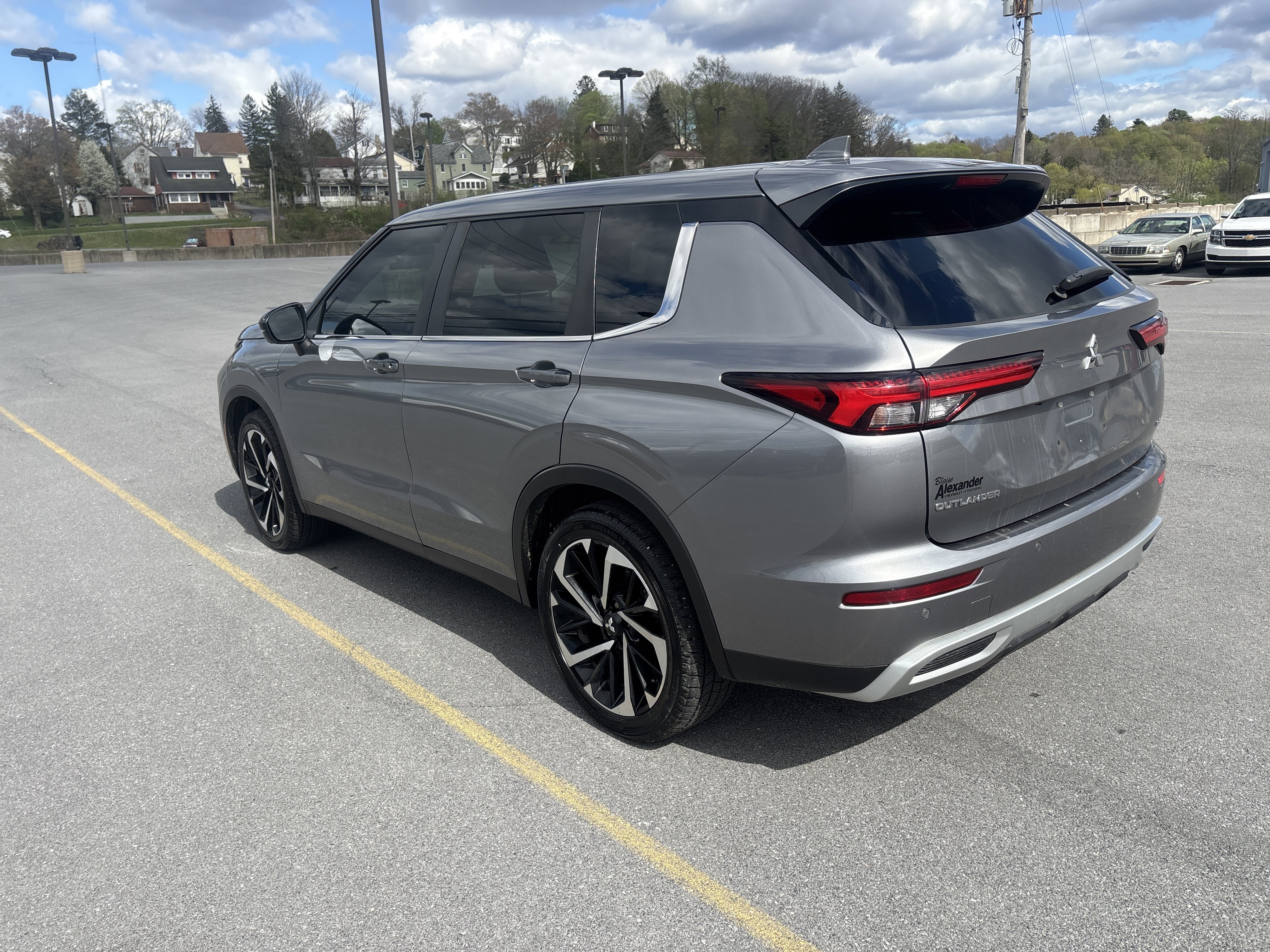 Used 2022 Mitsubishi Outlander SE image 6