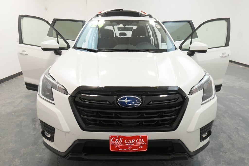 Used 2024 Subaru Forester Premium image 31