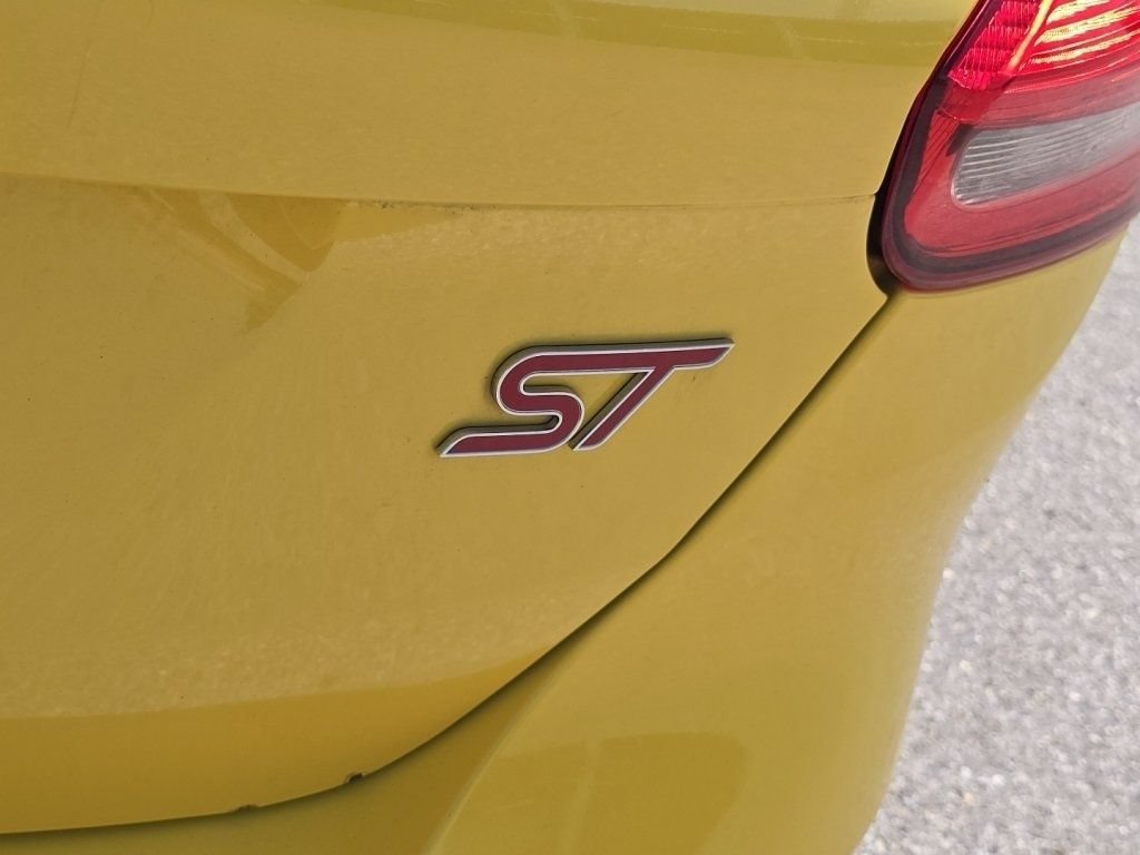 Used 2017 Ford Focus ST FWD image 31