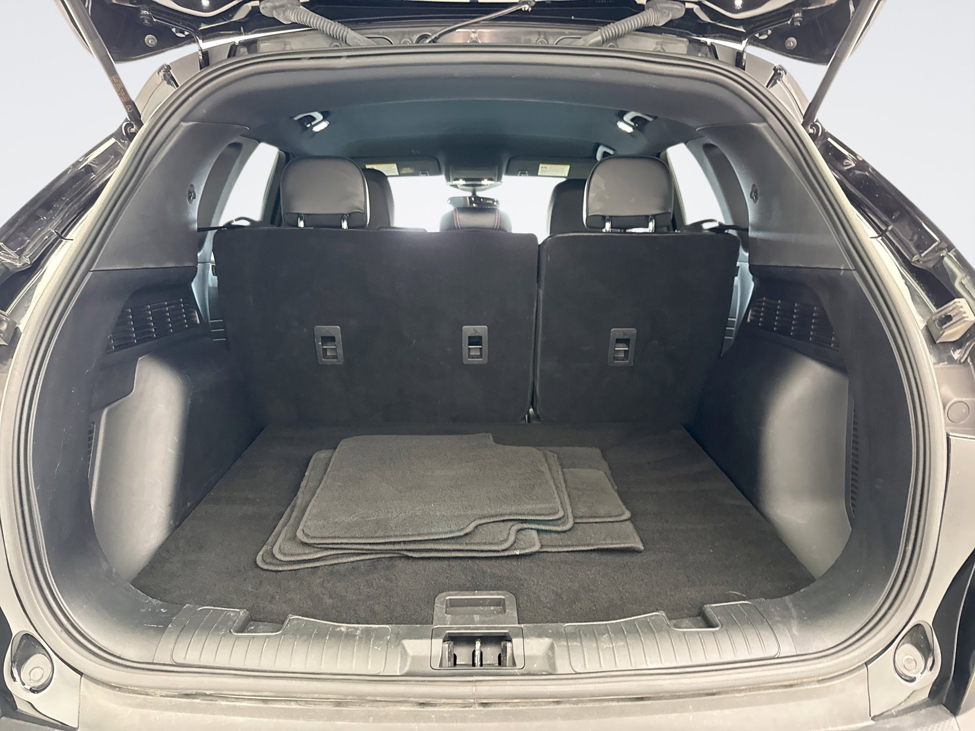 Used 2025 Ford Escape ST-Line AWD/4WD image 18