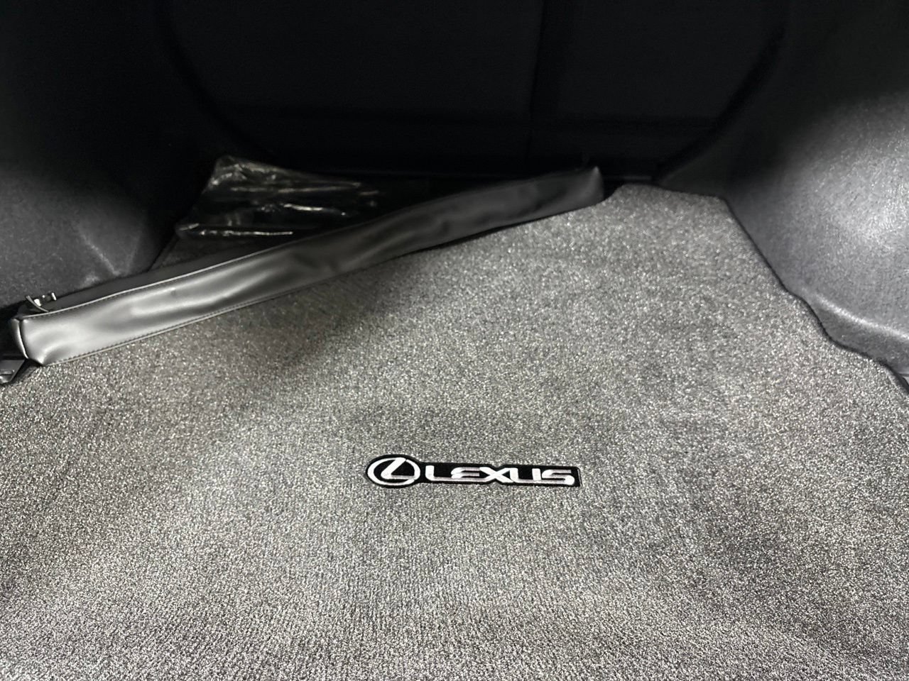 Used 2025 Lexus IS 350 F Sport RWD image 27