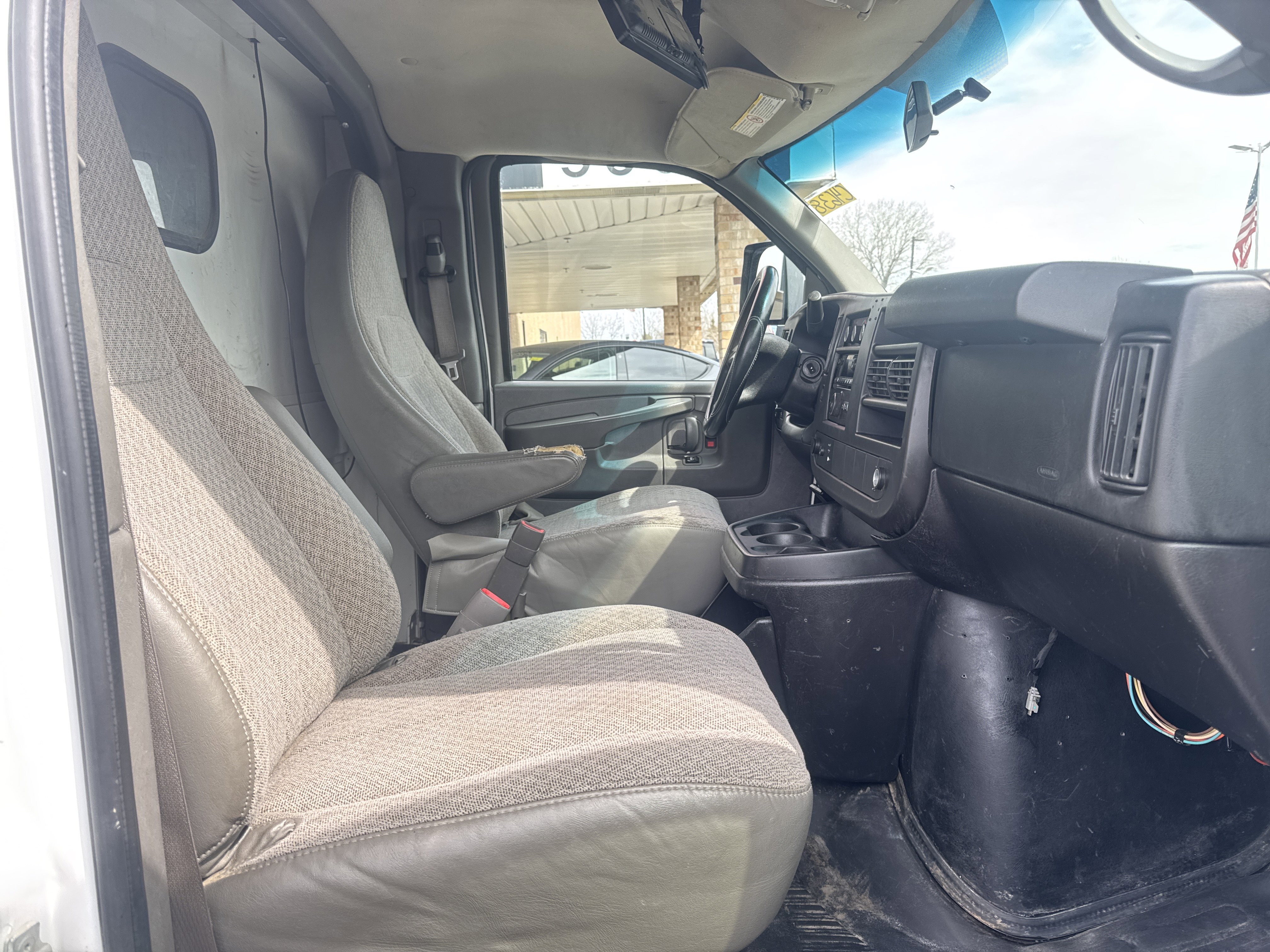 Used 2013 GMC Savana 3500 image 24