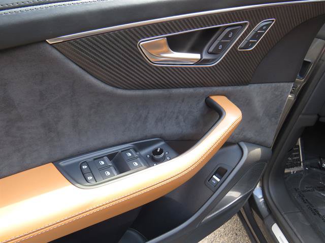 Used 2022 Audi RS Q8 AWD/4WD image 9