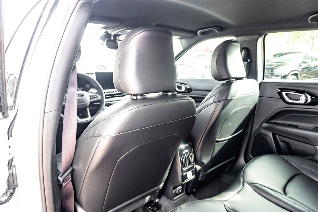 New 2026 Jeep Compass Limited image 19