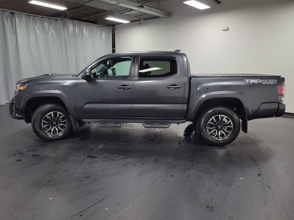 Used 2022 Toyota Tacoma TRD Sport AWD/4WD image 5