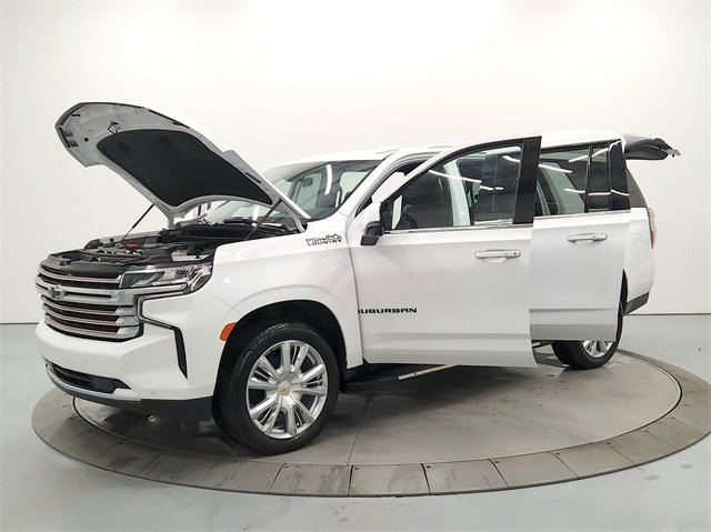 Used 2023 Chevrolet Suburban High Country image 12