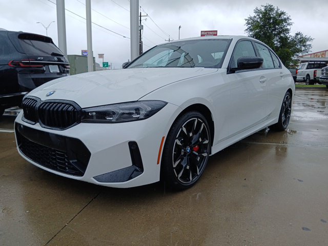 New 2026 BMW 330i Sedan w/ M Sport Package RWD image 4