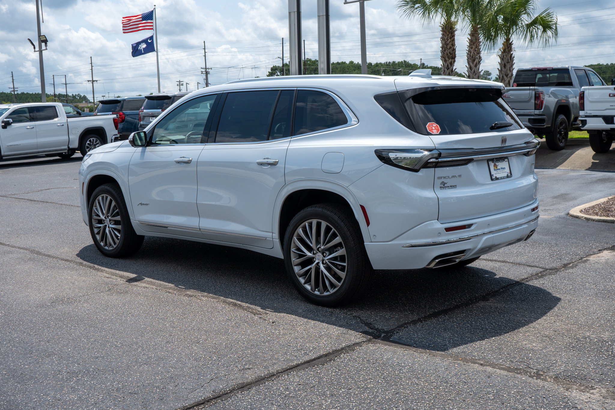 New 2026 Buick Enclave Avenir w/ Super Cruise Package FWD image 5