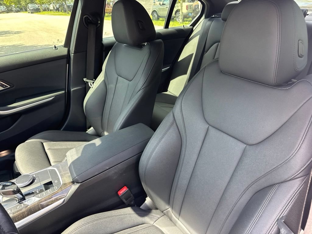 Used 2020 BMW 330i xDrive Sedan w/ Convenience Package AWD/4WD image 10