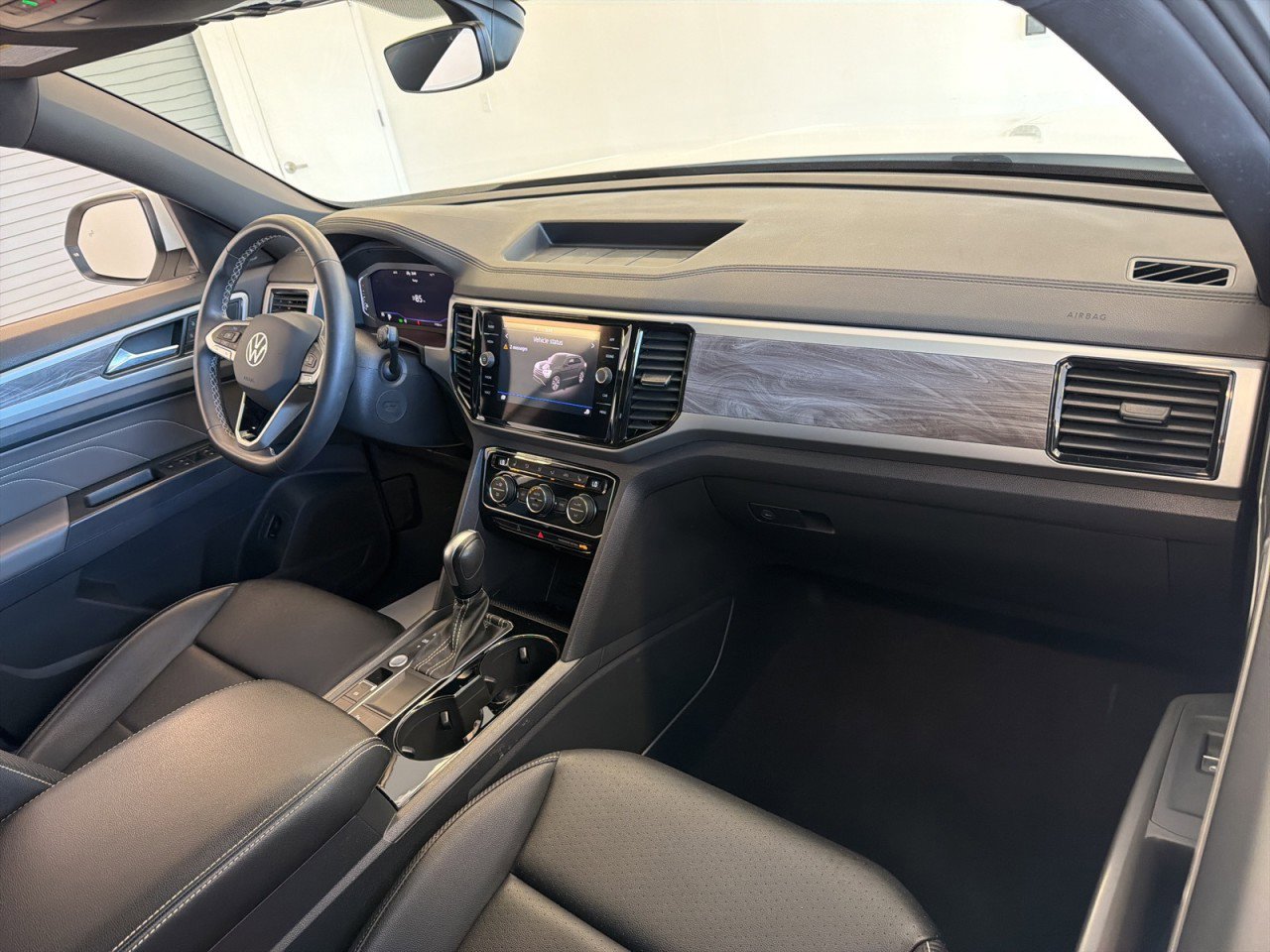 Used 2023 Volkswagen Atlas Cross Sport SE image 50