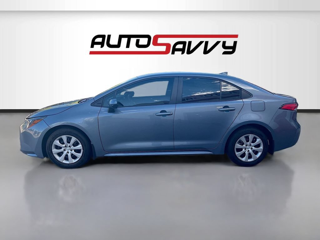 Used 2025 Toyota Corolla LE FWD image 4