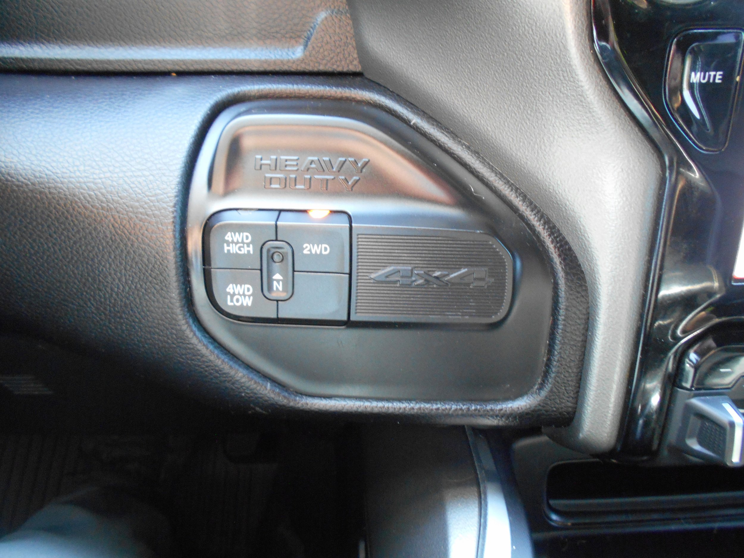 Used 2022 RAM 3500 Laramie AWD/4WD image 22
