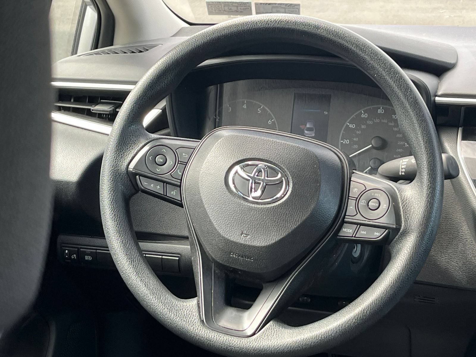 Used 2025 Toyota Corolla LE FWD image 27