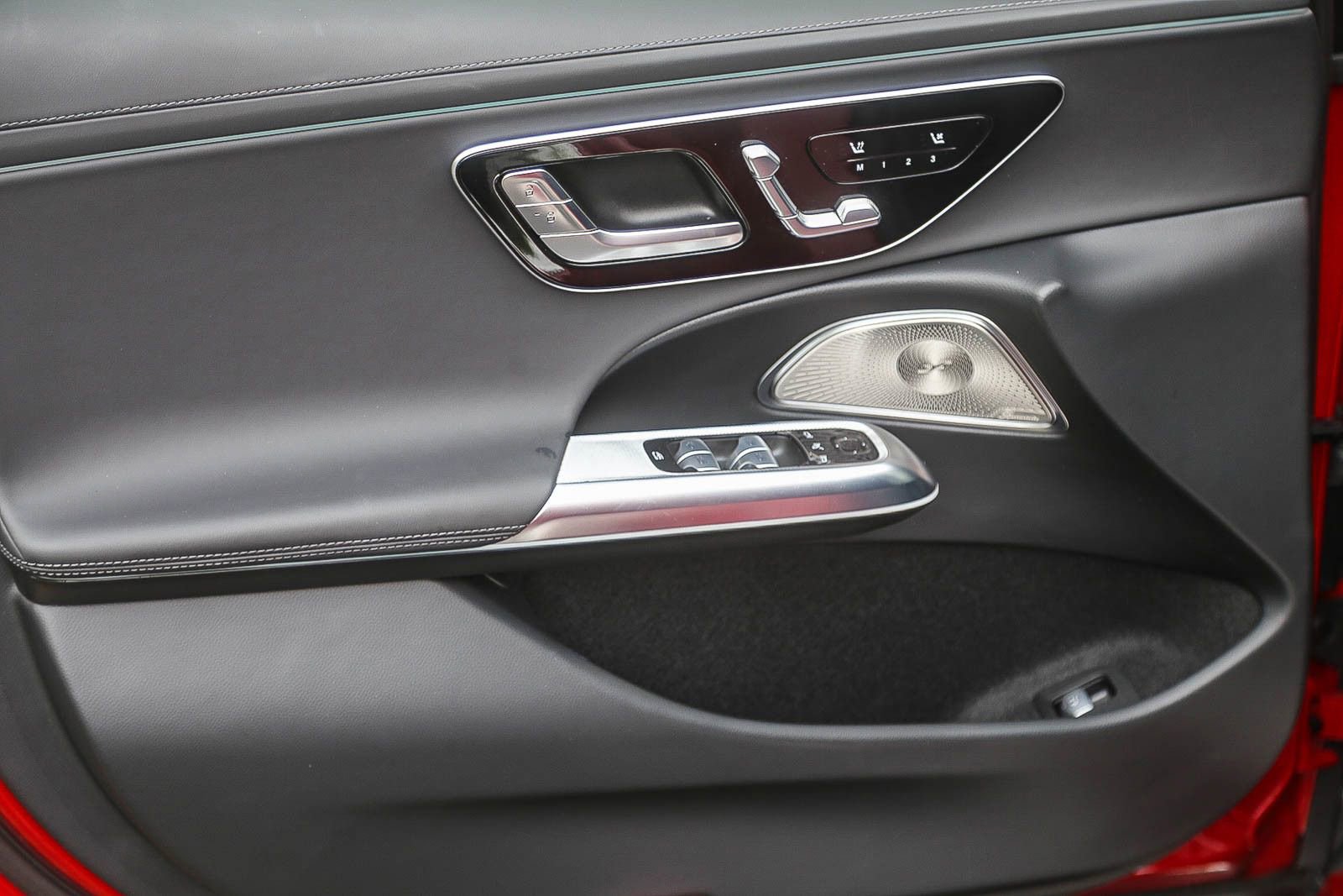 Certified 2025 Mercedes-Benz E 53 AMG e 4MATIC Sedan w/ Driver Assistance Package image 19