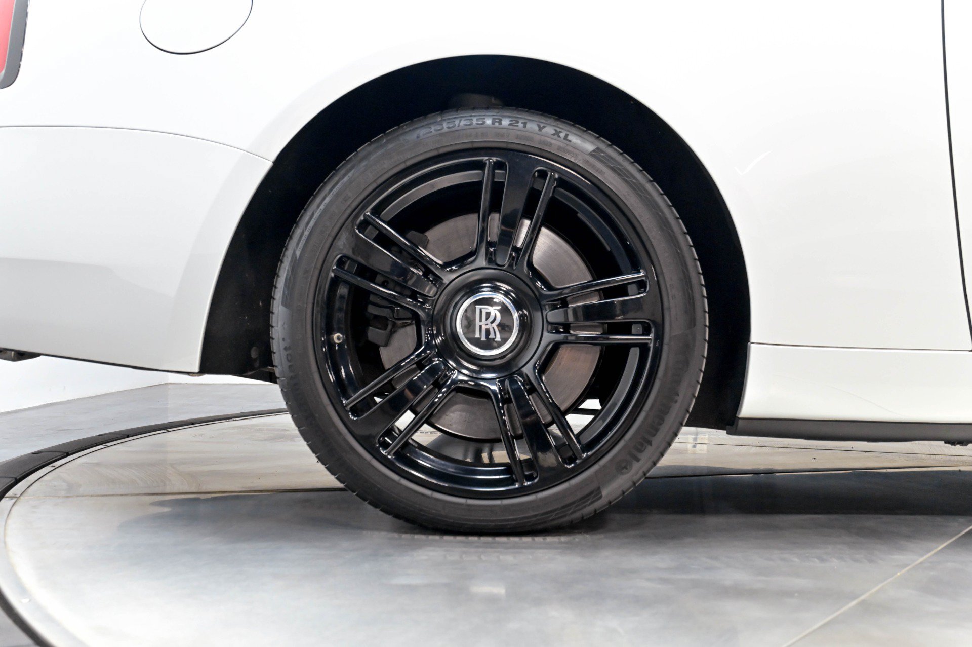 Used 2017 Rolls-Royce Dawn RWD image 22