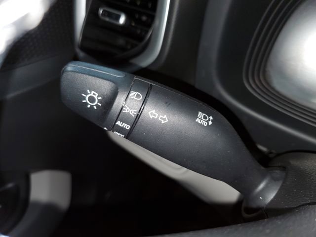 Used 2024 Hyundai Venue SEL image 16