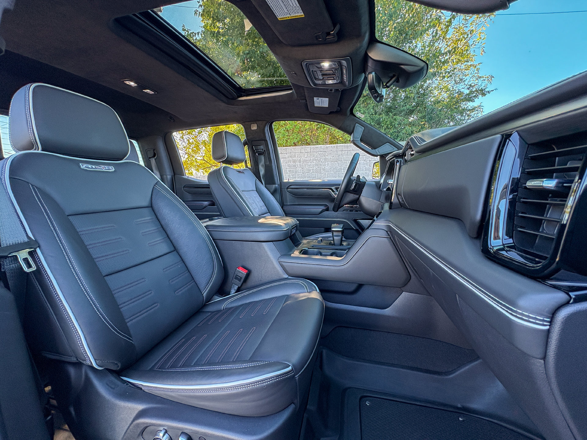 Used 2025 GMC Sierra 1500 AT4X AWD/4WD image 25