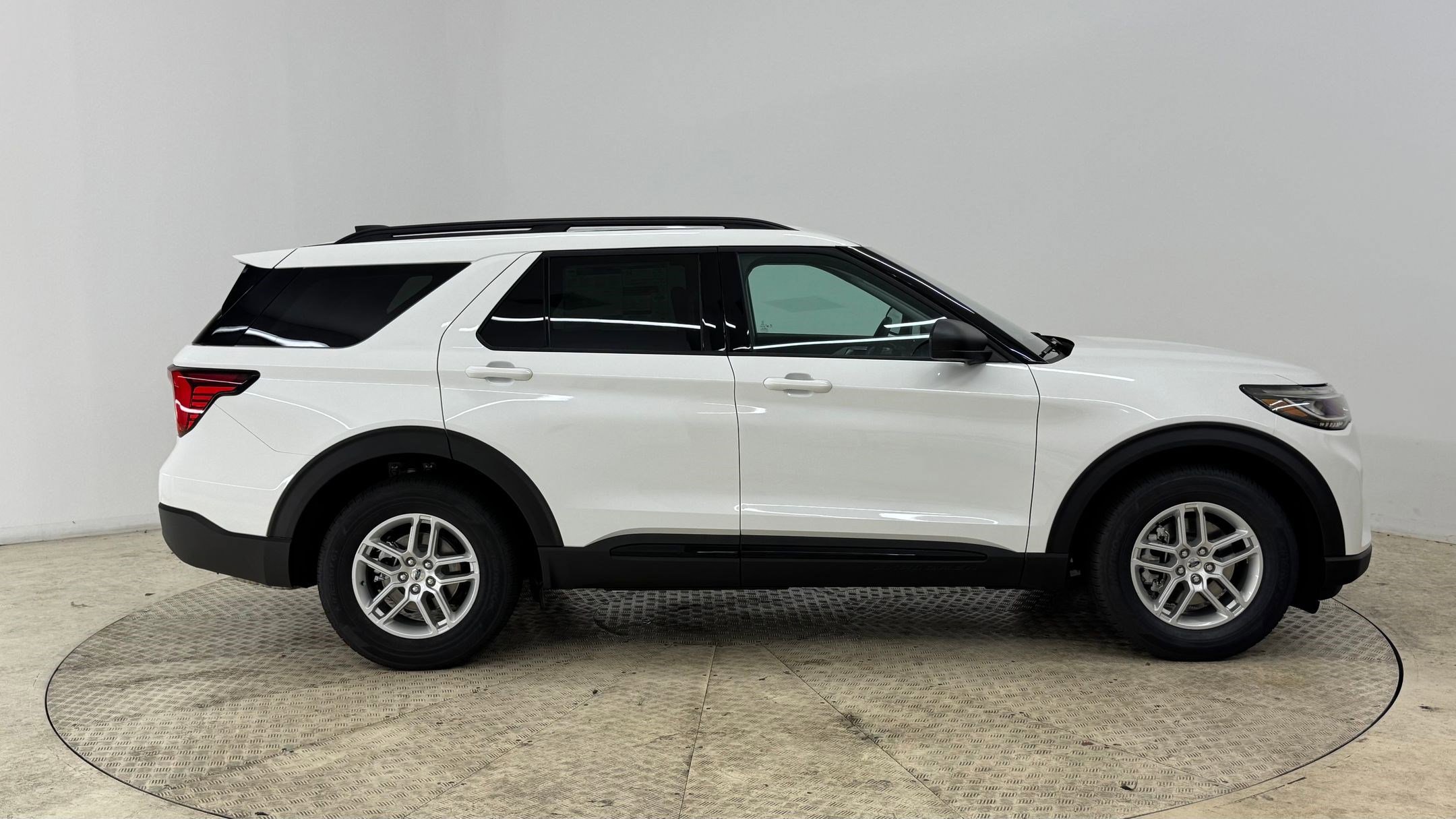New 2026 Ford Explorer Active image 8