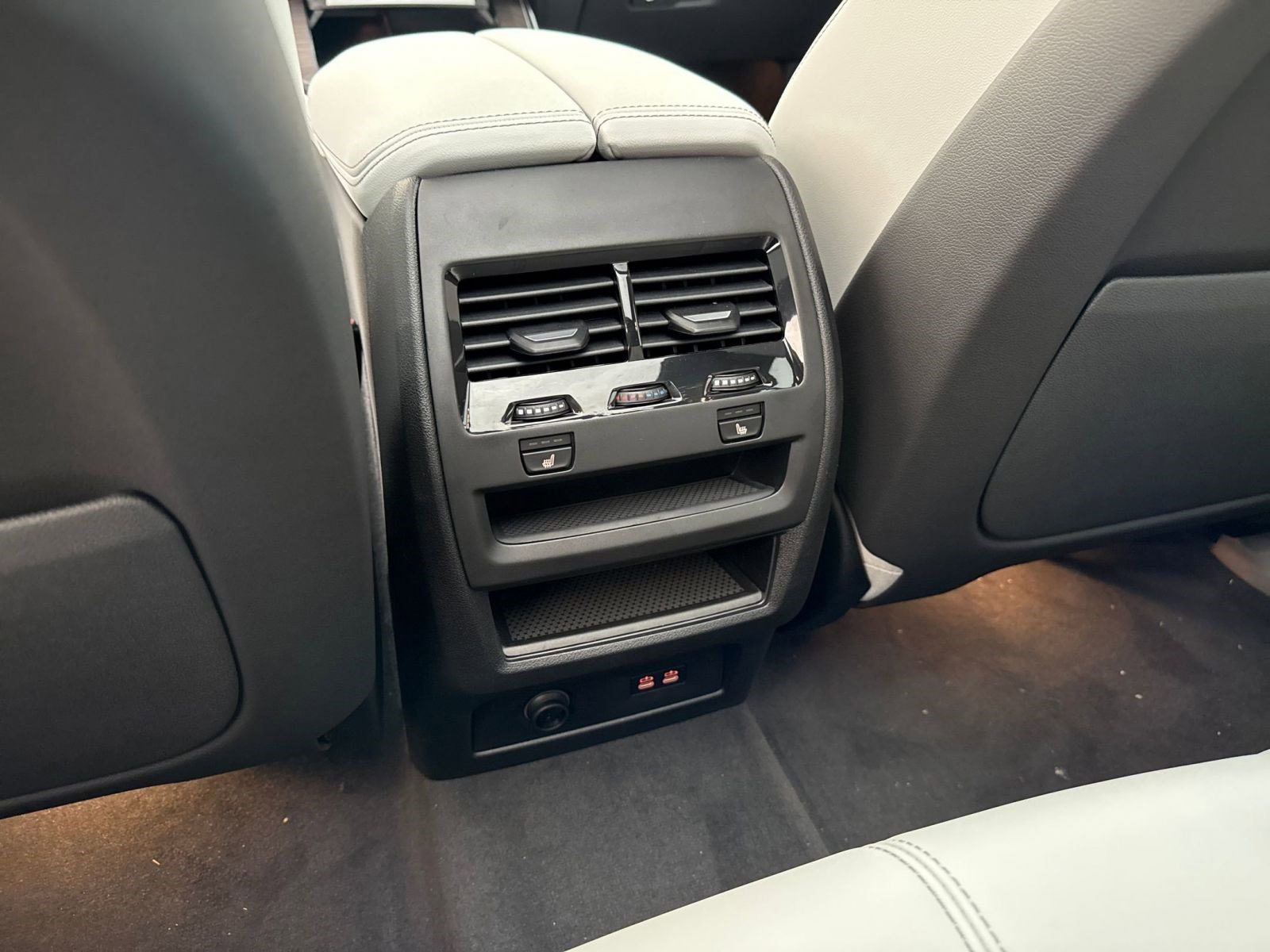 Used 2026 BMW X5 sDrive40i image 25