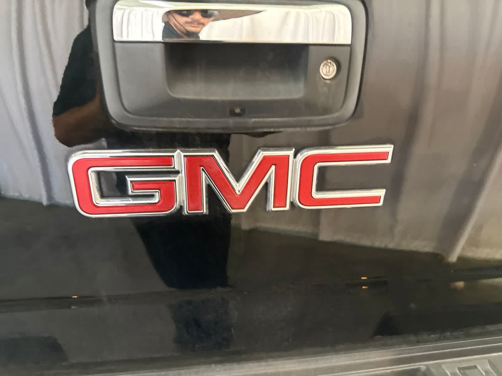 Used 2018 GMC Sierra 2500 Denali w/ Duramax Plus Package AWD/4WD image 16