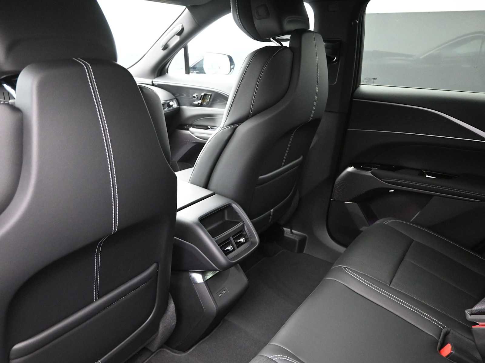 New 2025 Cadillac Lyriq Luxury image 21