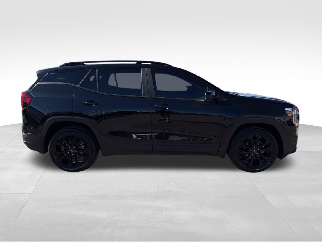 Used 2022 GMC Terrain SLE w/ Driver Convenience Package FWD image 8