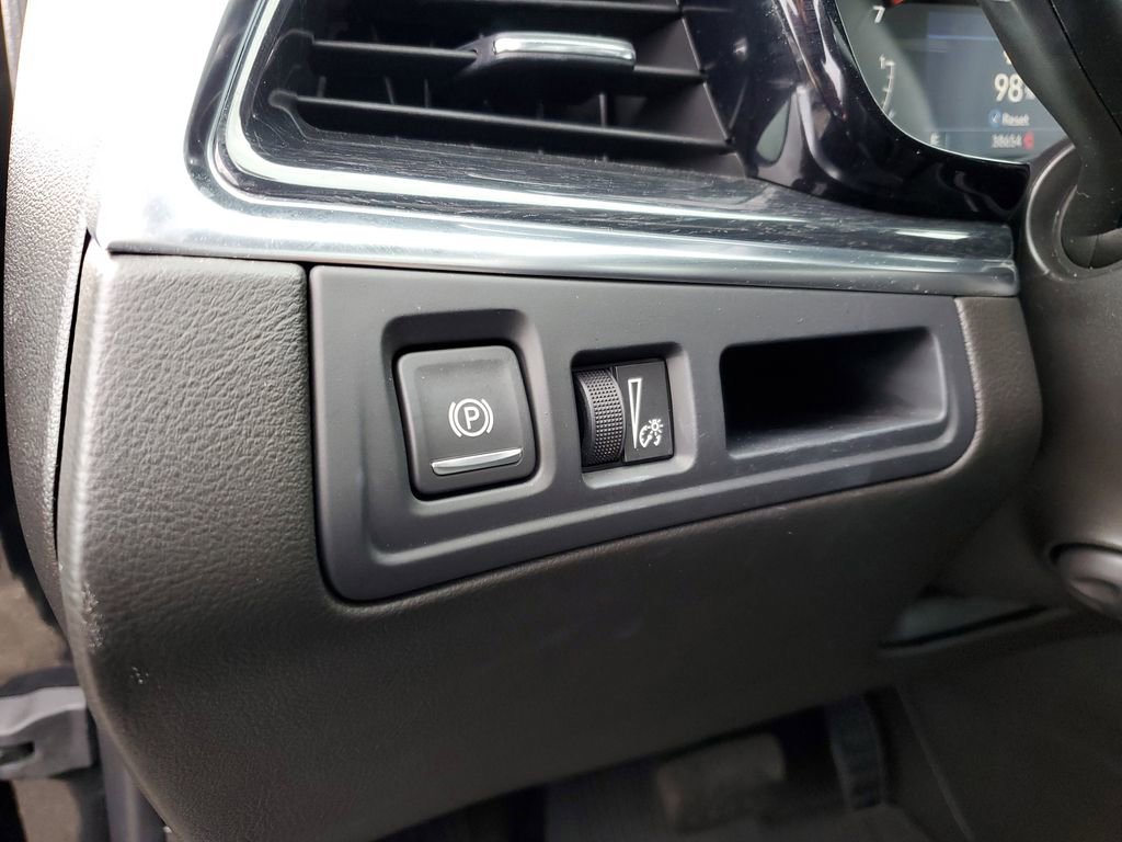 Used 2024 Cadillac XT5 Premium Luxury image 9