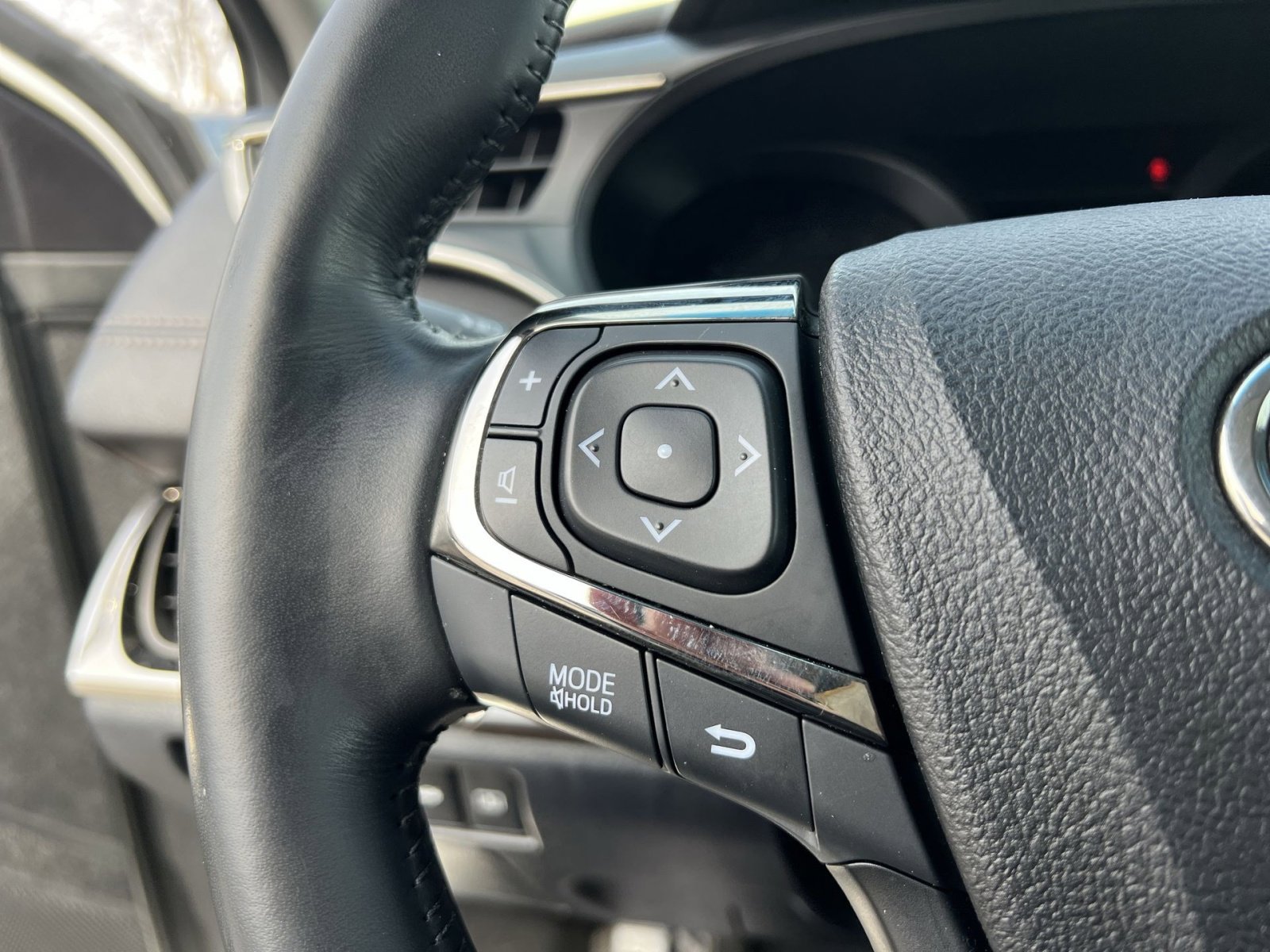 Used 2017 Toyota Avalon Limited w/ Carpet Mat Package image 32