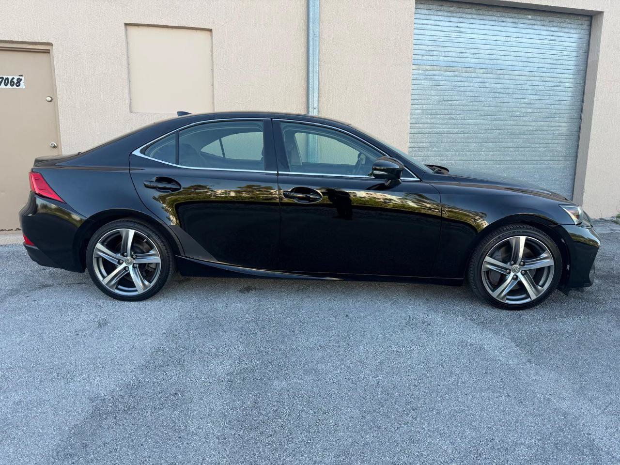 Used 2017 Lexus IS 200t w/ Premium Package RWD image 9