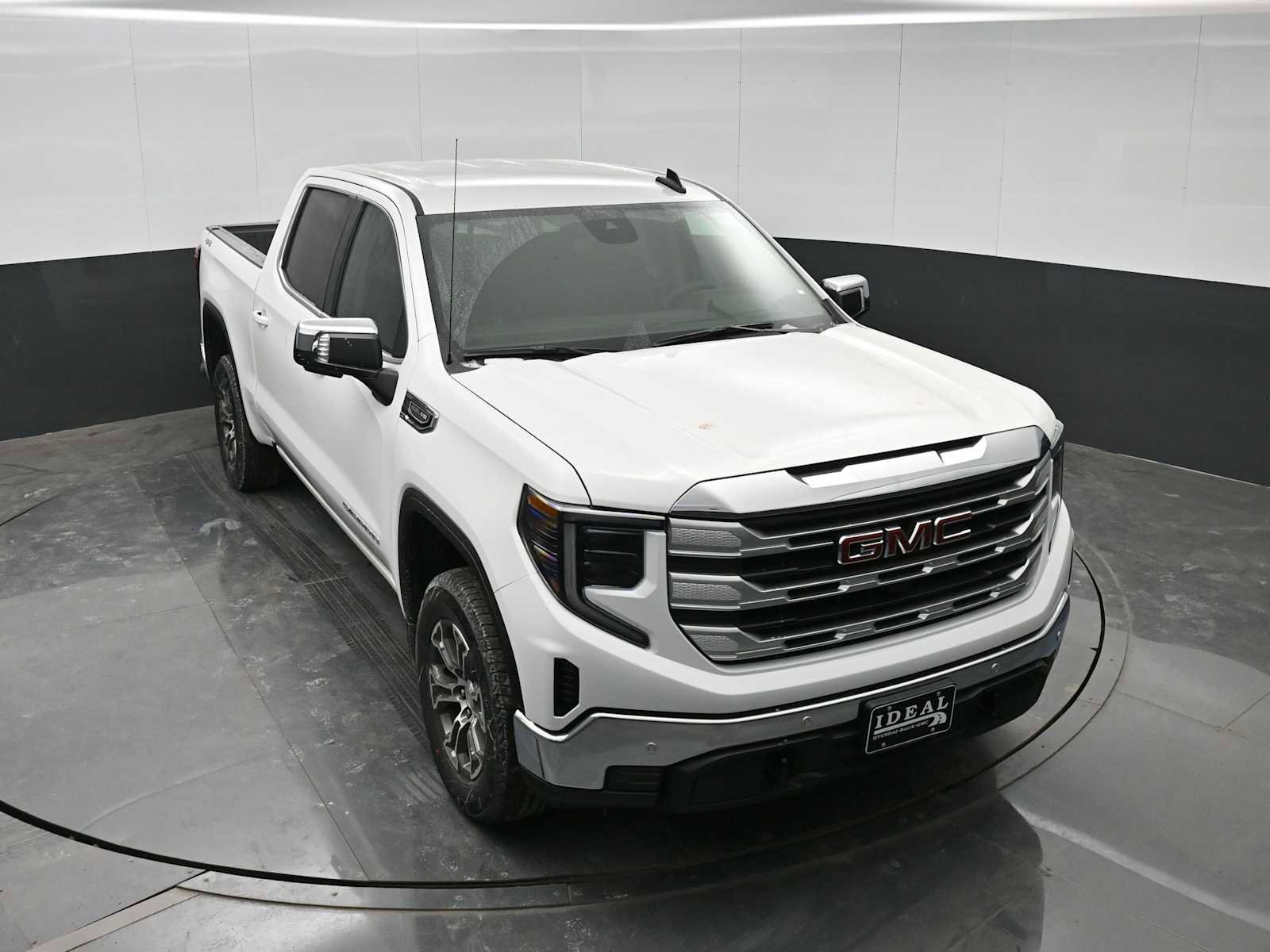 New 2026 GMC Sierra 1500 SLE w/ Preferred Package image 23