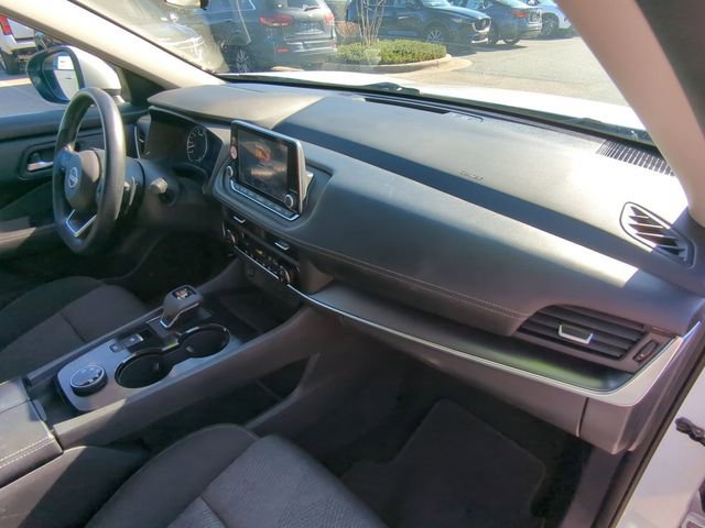 Used 2024 Nissan Rogue SV image 45