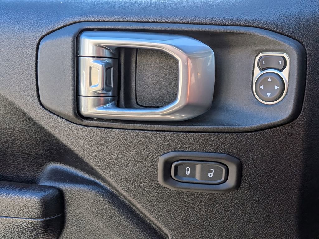 Used 2023 Jeep Gladiator Willys image 22