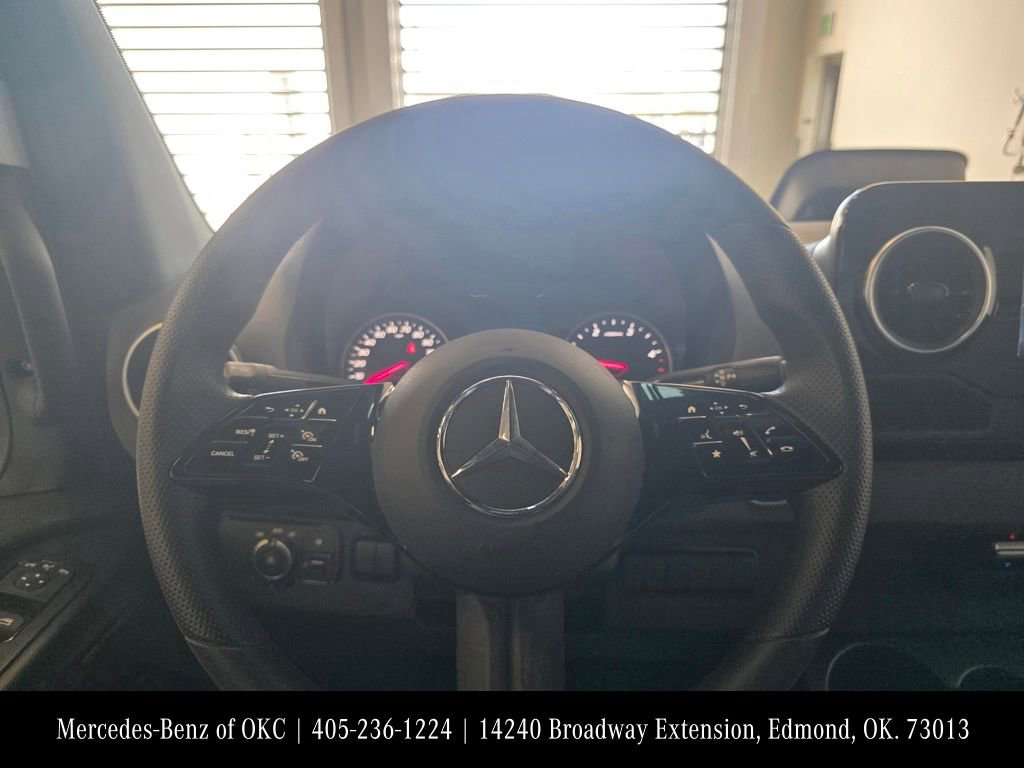 Used 2025 Mercedes-Benz Sprinter 2500 image 10