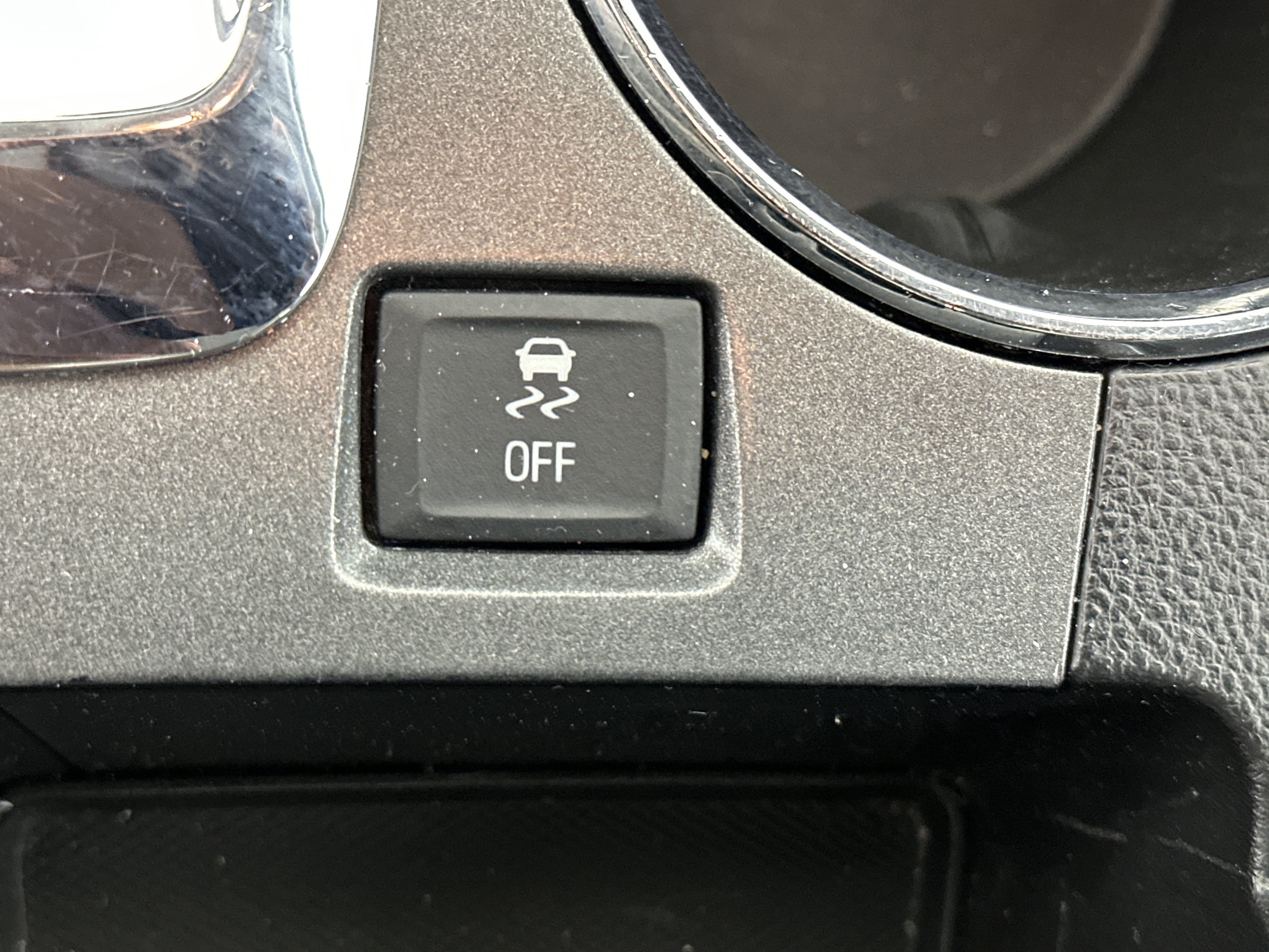 Used 2015 Chevrolet Equinox LT w/ Driver Convenience Package image 22