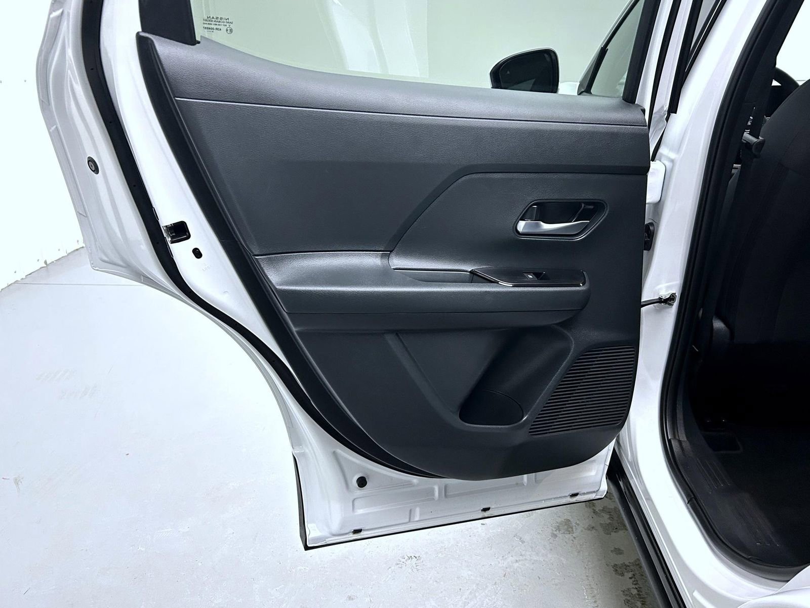 Used 2025 Nissan Kicks SV image 20