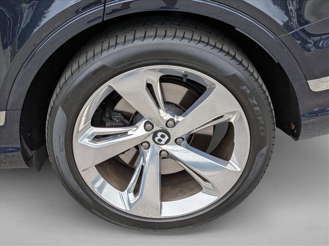 Used 2023 Bentley Bentayga Extended Wheelbase image 21